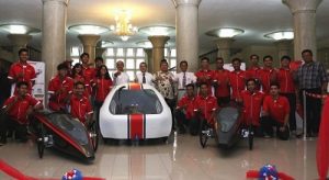 Tiga mobil UGM diluncurkan di Balairung, Senin (24/10/2016). (foto : istimewa)