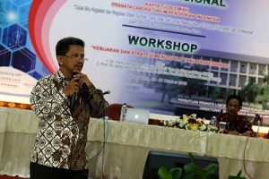 Feri Ramadhan saat berbicara pada seminar nasional di UGM Yogyakarta, Kamis (20/10/2016). (foto : istimewa)