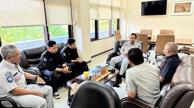 Himpunan Mahasiswa Prodi Rekayasa Industri Program Doktor audiensi dengan Kepala PT Jasa Raharja Cabang DIY, Sabtu (26/6/2024). (foto : istimewa)