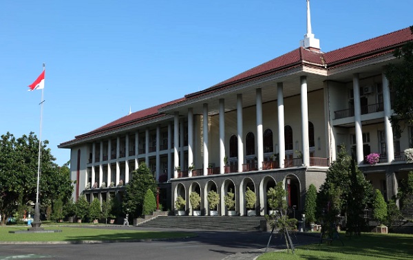 Gedung Pusat UGM Yogyakarta. (foto : istimewa)