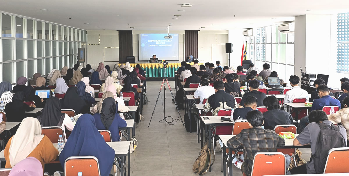 Short course Penulisan Berbasis Artificial Intelligence (AI) untuk mahasiswa FIAI UII (foto: FIAI)