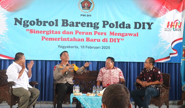 Narasumber dalam acara Ngobrol Bareng Polda DIY di Aula Kantor PWI DIY. (foto : heri purwata)